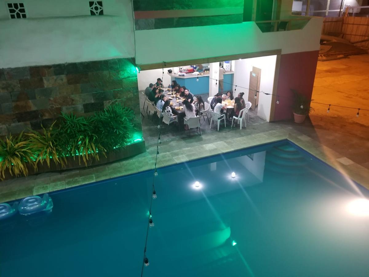 Hostal Las Velas Hotel Manta Exterior photo