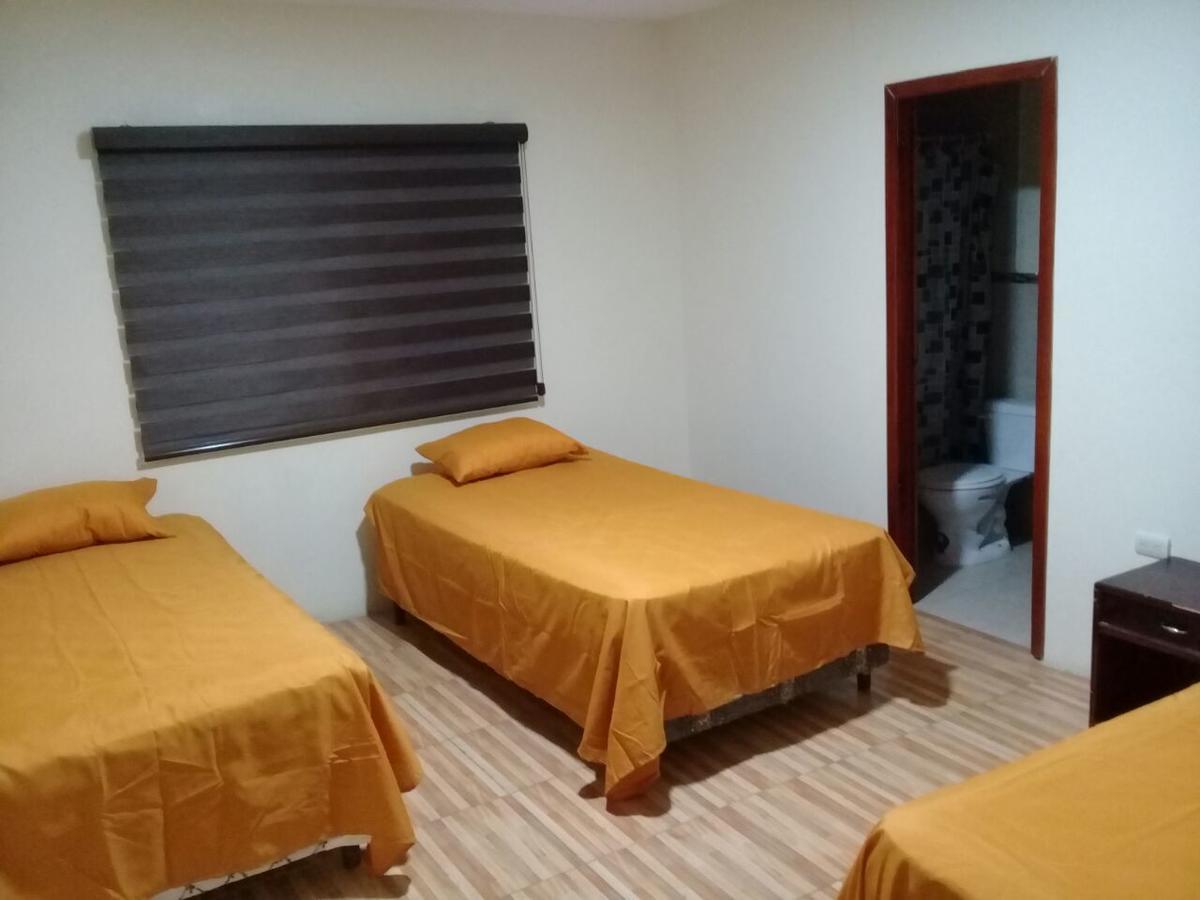 Hostal Las Velas Hotel Manta Exterior photo